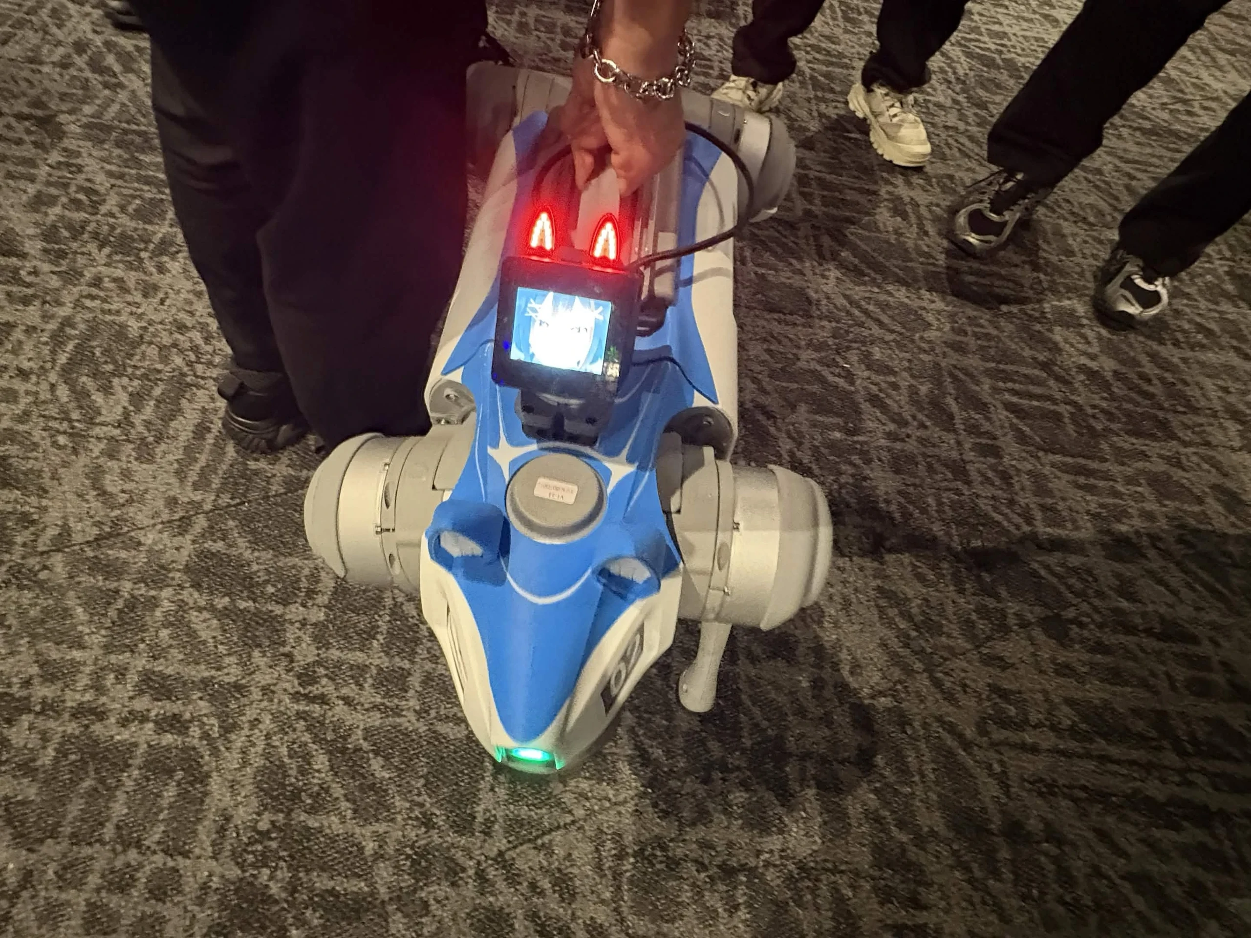会場で展示されていた犬型ロボット