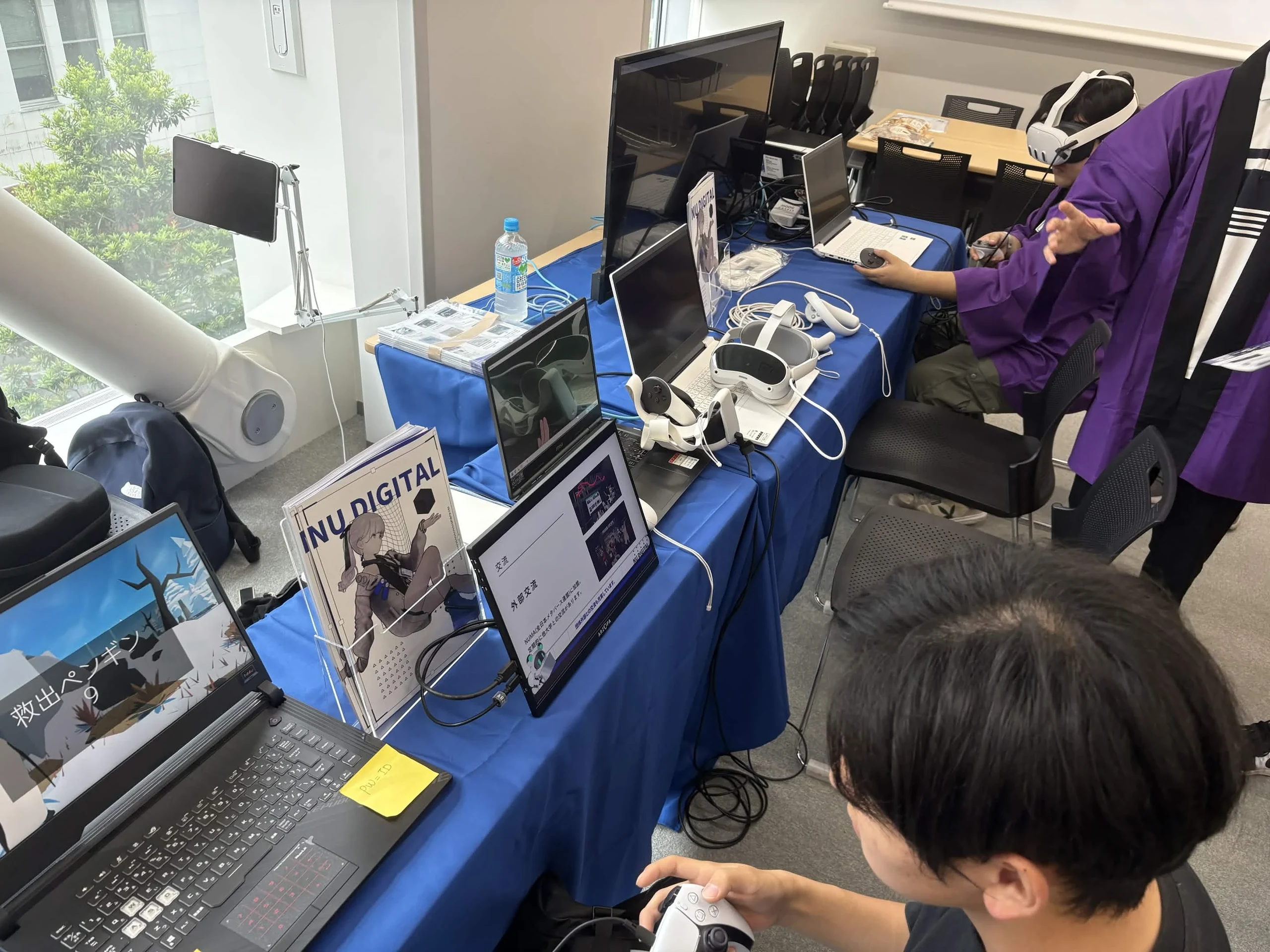 オープンキャンパス駿河台での展示の様子