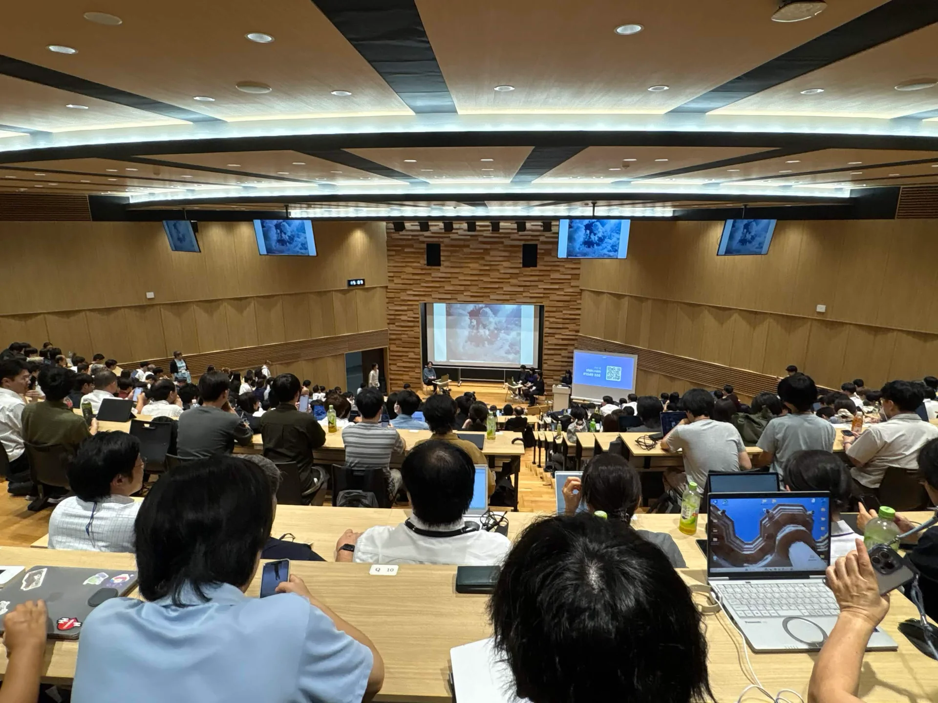 富山のVR学会・IVRC会場の様子